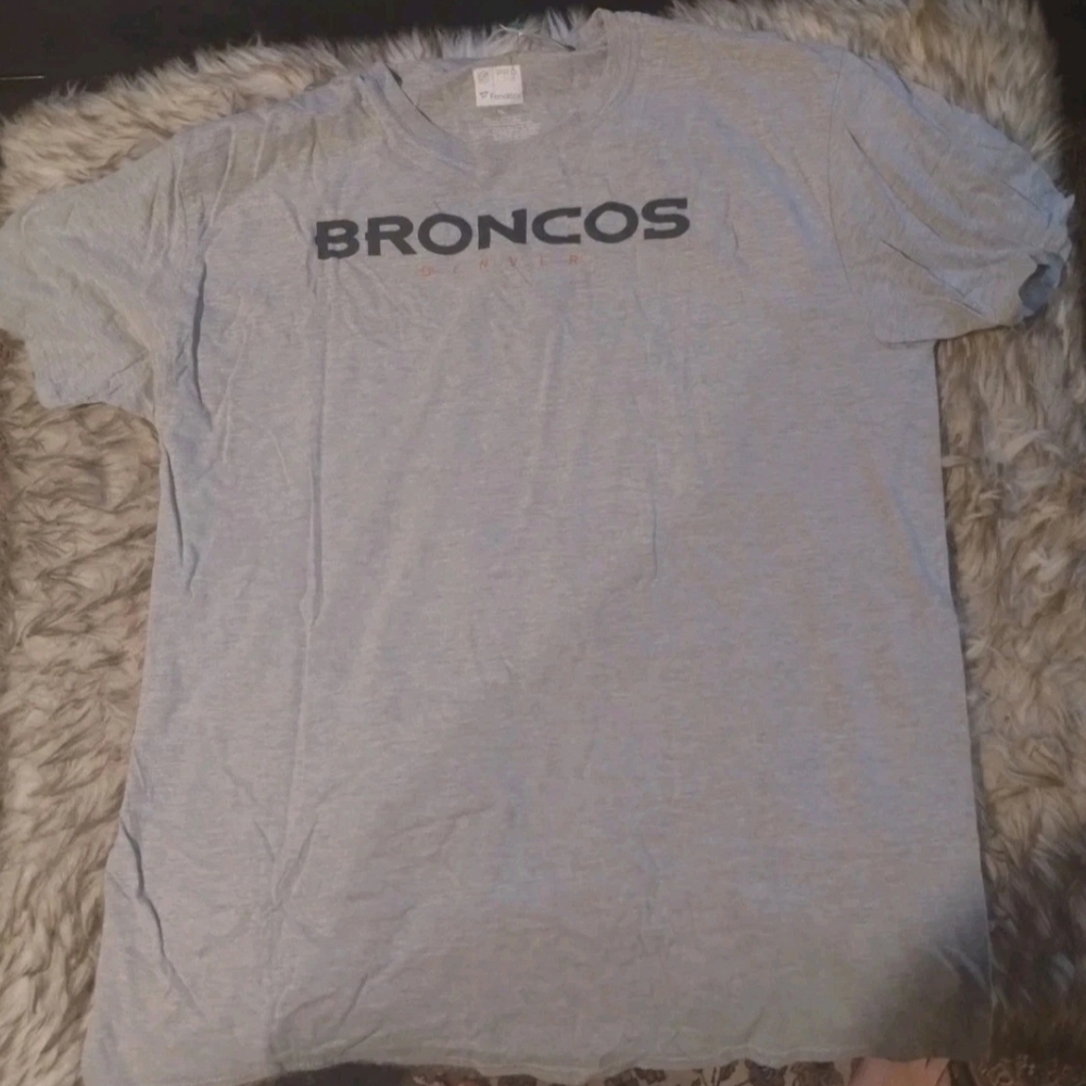 Gray Broncos Men's T-Shirt XL